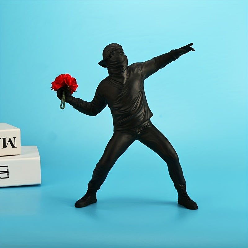 Escultura de Resina Eye-Catching Banksy Flower Thrower: Moderna, Hecha de ABS, No se necesita electricidad, Perfecta para Decorar la Oficina, Sala de estar, & Habitación - SACASUSA